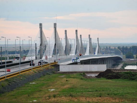 Agricultorii bulgari vor sa blocheze podul Calafat-Vidin, pentru a opri importul ilegal din Romania