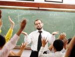 Un profesor din Romania castiga pe luna cat un cadru didactic din Luxemburg in 4 ore