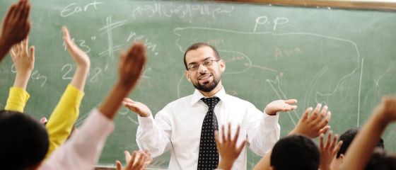 Un profesor din Romania castiga pe luna cat un cadru didactic din Luxemburg in 4 ore