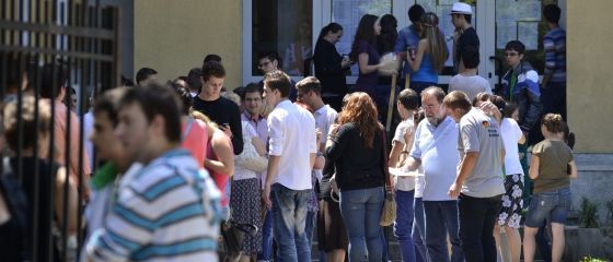 Elevii care au sustinut bacalaureatul la Liceul Bolintineanu , audiati la Politia Capitalei