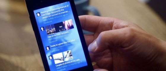 Telefonul mobil poate fi reincarcat cu ajutorul urinei - studiu