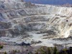 Guvernul a aprobat legea care permite exploatarea la Rosia Montana si o trimite Parlamentului - surse