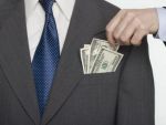 Jumatate dintre banci, nevoite sa sanctioneze angajatii pentru fapte de coruptie