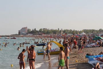 Inspectorul Vacanta . Fara pretentii. Atmosfera de balci in Costinesti, a doua cea mai aglomerata statiune de pe litoral