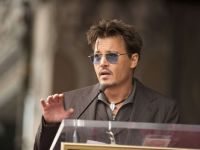 
	Johnny Depp: cadou de 3,9 milioane dolari pentru indienii Sioux
