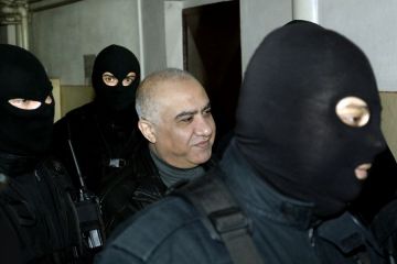 Omar Hayssam a fost adus in Romania. Sirianul, condamnat la 38 de ani de inchisoare pentru inselaciune si terorism, va executa pedeapsa cea mai mare, de 20 de ani