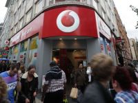 
	Veniturile Vodafone Romania au scazut cu 4% in perioada aprilie-iunie, la 150 milioane lire sterline
