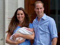 Ducesa de Cambridge si bebelusul regal au fost externati. Printul William: Seamana cu Kate, din fericire
