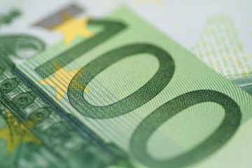 Leul continua sa se aprecieze. Euro a scazut la 4,4 lei, cel mai redus nivel din ultimele 7 saptamani