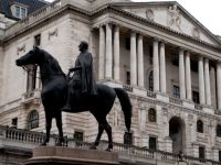 
	Ministrii britanici ii critica pe &quot;talibanii capitalului&quot; de la Banca Angliei ca pun piedici mediului de afaceri
