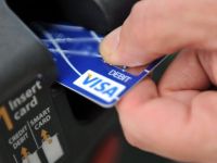 CE propune limitarea comisioanelor la plata cu cardul la 0,2% si 0,3%, pentru retaileri