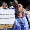 Ping-pong cu CFR. In timp ce presedintele si premierul se contrazic pe privatizarea CFR Marfa, angajatii ies in strada