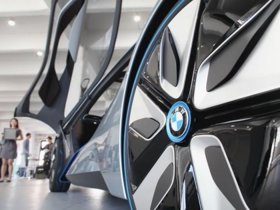BMW adopta o noua strategie: doua masini la pret de una