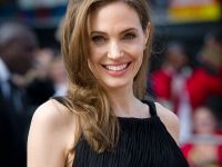 
	Forbes: Angelina Jolie, actrita cel mai bine platita de la Hollywood
