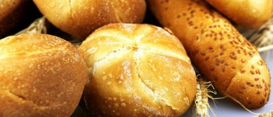 Lovitura pentru industria de panificatie. Reducerea TVA la paine va fi insotita de o lege care ar putea duce la inchiderea a 75.000 de unitati de desfacere