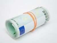 
	Leul s-a apreciat cu 1,5 bani fata de moneda unica. BNR a publicat un curs de referinta de 4,4201 lei/euro
