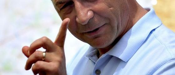 Presedintele Basescu sesizeaza Curtea Constitutionala in legatura cu legea referendumului