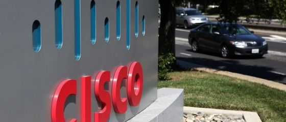 Cisco, cel mai mare producator de echipamente de retea din lume, va concedia 4.000 de angajati, 5% din total. Actiunile sale, indicator timpuriu al directiei industriei IT