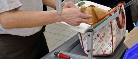 Gentile de firma, noua moneda de garantare a imprumuturilor din Hong Kong