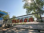 Fabrica din Romania unde sudorii care stateau peste program sa joace table sau popa prostu rsquo; erau platiti cu 5.000 de euro pe luna