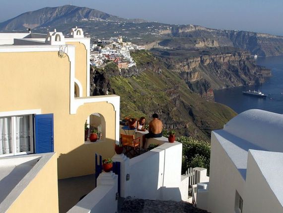 Grecia, din nou pe val. Turismul, unul dintre putinele motoare ale economiei elene, a crescut cu 21%