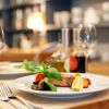 Piata restaurantelor din Romania ramane riscanta. Proprietarii atrag clientii cu meniuri de criza