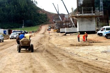 Cel mai controversat contract din istoria Romaniei genereaza pierderi si dupa reziliere. Blestemul Bechtel