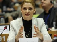 
	Un jurist la Transporturi. Ramona Manescu a depus juramantul de investitura in functia de ministru. Ce i-a transmis Basescu
