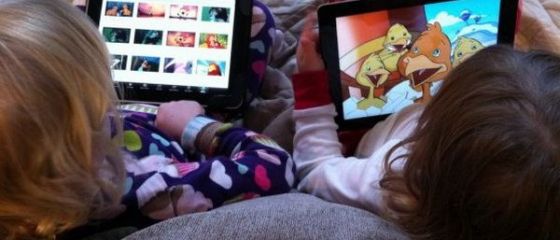 Copiii romani, mai dotati cu gadgeturi decat cei din Franta, Germania sau SUA. 10% dintre cei sub 5 ani au tableta sau smartphone