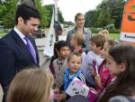 Ministrul Educatiei: Firmele care percep tarife foarte mari pentru naveta elevilor vor fi verificate