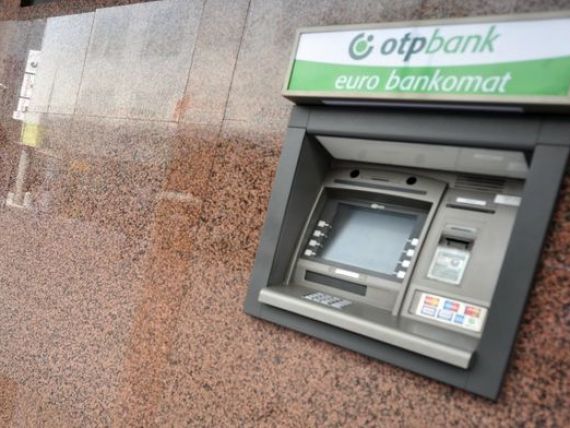 OTP Bank Romania va incheia anul cu pierderi si va reveni pe profit in 2014