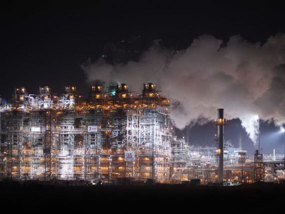 Arabia Saudita obtine cea mai mare productie de petrol din ultimii 24 de ani