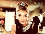 Breakfast at Tiffany s , locul 1 in topul cartilor care ii inspira pe cititori sa calatoreasca