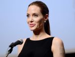 Actrita Angelina Jolie va primi un Oscar onorific