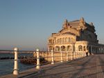 Cazinoul Constanta, in ruina dupa ce a fost pasat intre autoritati pentru restaurare