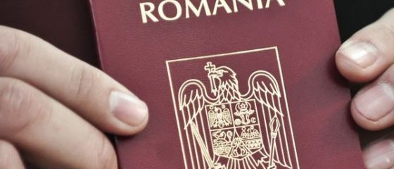 Romanii pot primi de luni pasapoartele la domiciliu sau resedinta