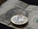 Leul a castigat peste 2 bani in fata euro. Cursul BNR a coborat la 4,4551 lei/euro