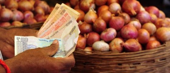 Un guvern in lacrimi. Tara unde cresterea de peste trei ori a pretului cepei in ultimul an pune in pericol executivul