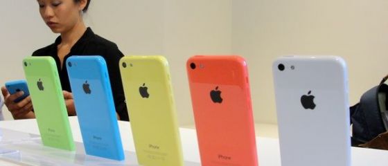 Mister total dupa lansarea iPhone 5C. Apple pastreaza secretul asupra primelor vanzari, actiunile scad cu 3,2%
