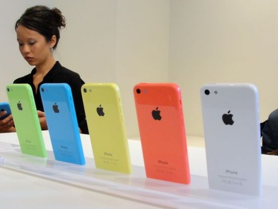 Mister total dupa lansarea iPhone 5C. Apple pastreaza secretul asupra primelor vanzari, actiunile scad cu 3,2%