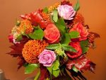 Buchete si aranjamente florale cu tematica de Halloween. FlorideLux estimeaza vanzari de 25.000 euro cu colectia de toamna