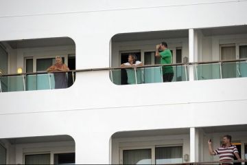 Unii dintre cei mai bogati oameni din lume au ajuns in portul Constanta. La bordul Orasului Plutitor au apartamente de 7 mil. dolari fiecare Donnald Trump si Madonna