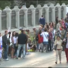 Lant uman in jurul Palatului Parlamentului. Mii de oamenii protesteaza fata de Rosia Montana