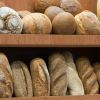 Pretul painii a scazut cu 6%, jumatate din reducerea TVA. Diferenta merge la producatori si retail