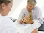 Clientii pot da bancile in judecata pentru clauze abuzive doar la instante superioare sau specializate
