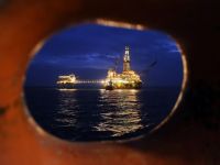 
	Exxon, Shell si Petrom au semnat un acord cu Ucraina pentru exploatarea gazelor din Marea Neagra, in apropierea tarmului Romaniei

