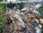 Un imobil de 5 etaje s-a prabusit in Mumbai. 20 de persoane sunt date disparute