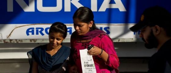 Tara care pune sechestru pe activele Nokia pentru plata unor taxe de peste 600 mil. dolari. Tranzactia cu Microsoft, complicata