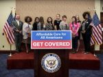 SUA au inceput implementarea programului de asigurari de sanatate Obamacare , care necesita o finantare aproape cat PIB-ul tarii, in urmatorii 10 ani