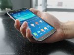 Samsung lanseaza primul smartphone curbat din lume